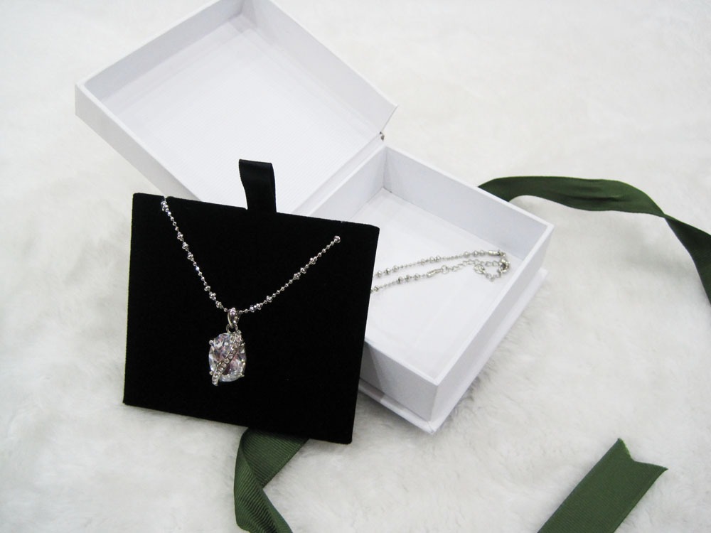 Custom Necklace Boxes: Redefine Elegance and Luxury in Jewelry Packaging